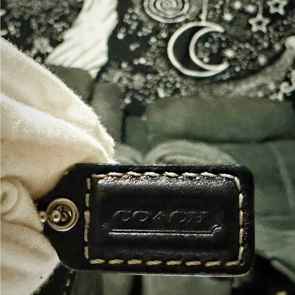 Vintage Coach soho shoulder bag Black soft Leather with red Cherry Charm - Picture 9 of 17